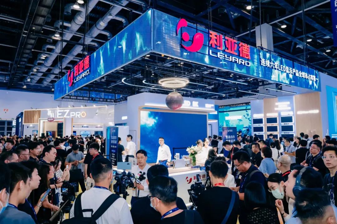 “AI+智能显示”引领未来 金年金字招牌(jinnian)今年会今年会新品InfoComm展大放异彩