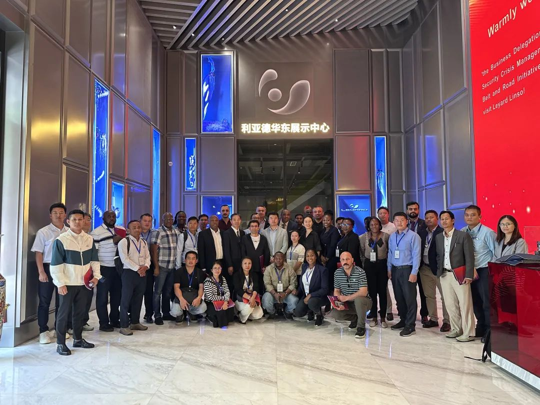 “一带一路”八国航空安保与危机管理商务考察团到访金年金字招牌(jinnian)今年会今年会·蓝硕，共探国际合作新机遇