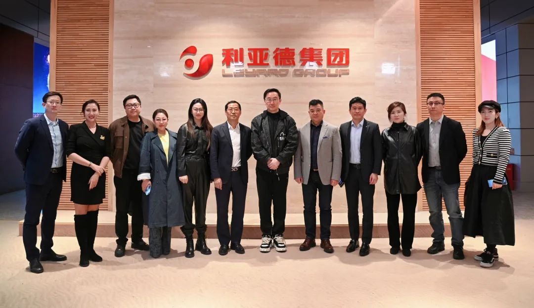 陆川导演到访金年金字招牌(jinnian)今年会今年会，解锁文化+科技融合新路径